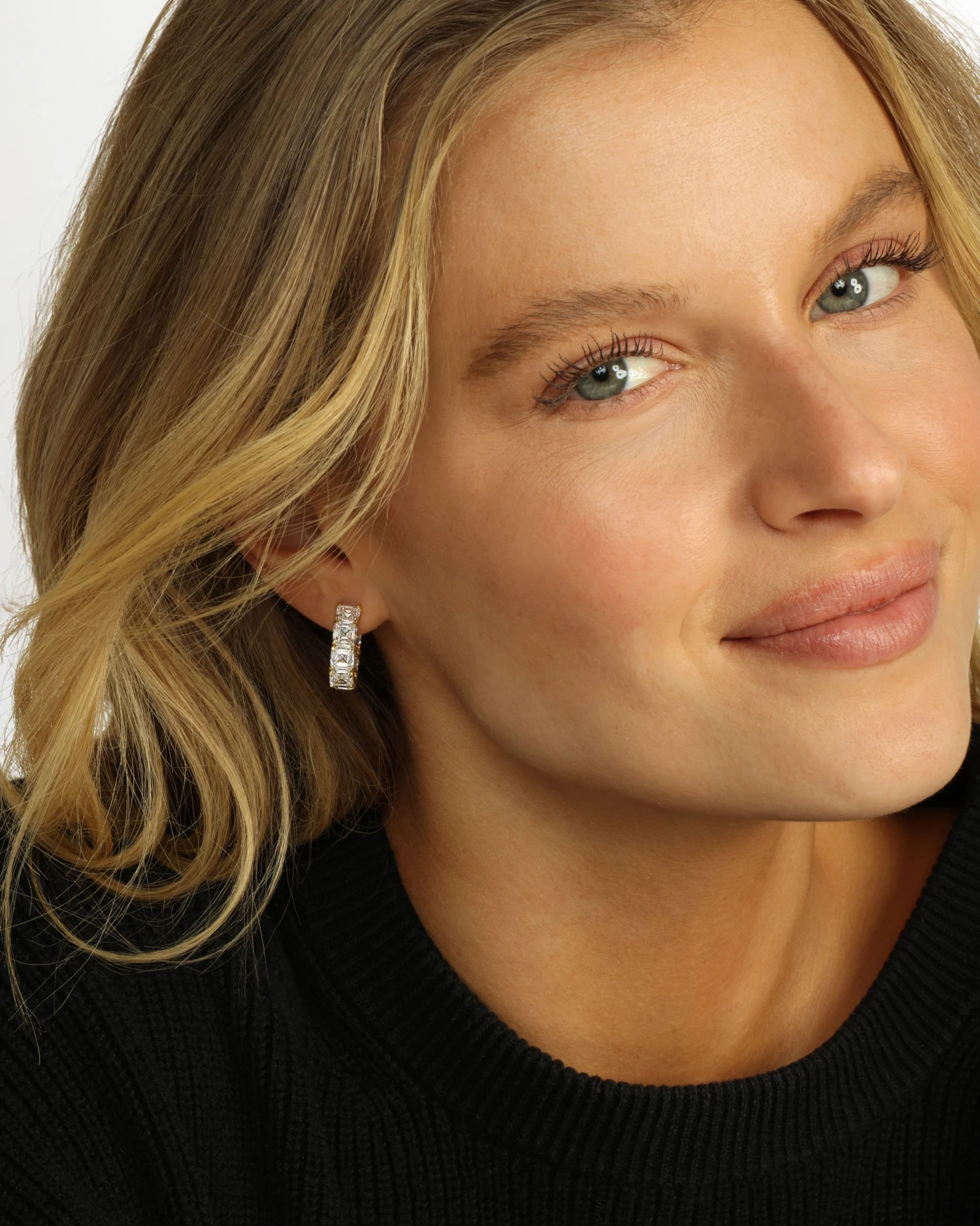 The Queen's Hoops .75" - Gold|White Diamondettes 4 The Queen's Hoops .75" - Gold|White Diamondettes - Image 2