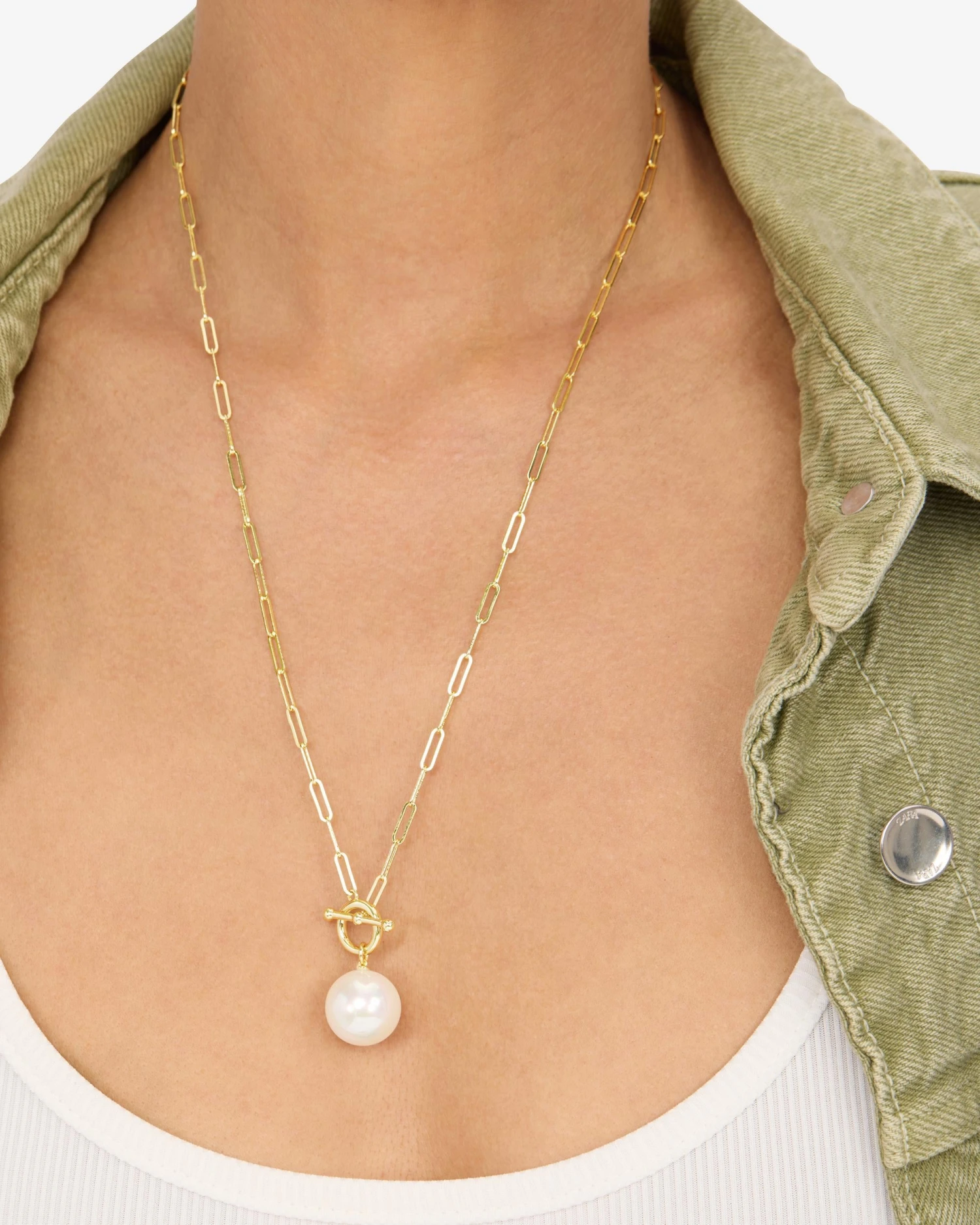 Life's A Ball Pearl Pendant Necklace - Gold 6 Life's A Ball Pearl Pendant Necklace - Gold - Image 4